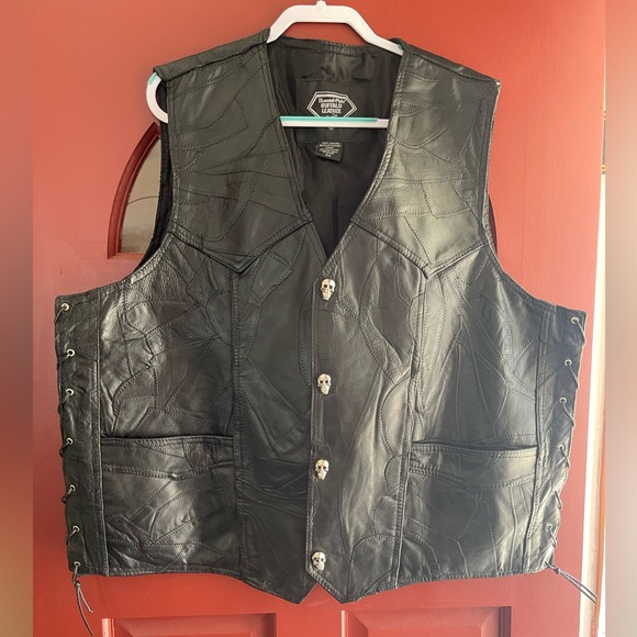 Diamond Plate BUFFALO LEATHER motorcycle 🏍️ vest never worn - Picture 3 of 6
